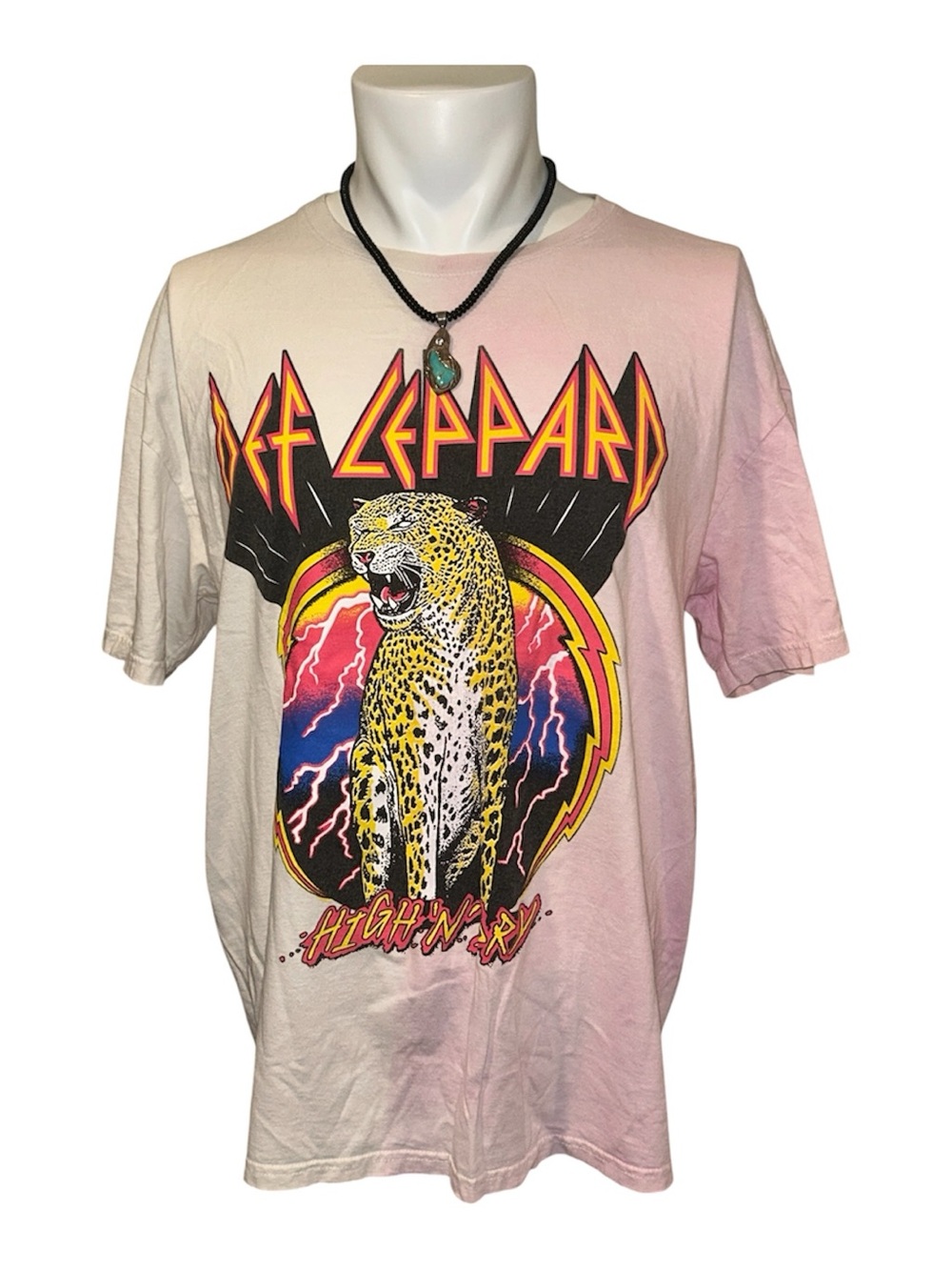 Def Leppard High 'n' Dry Graphic Tee in Pink/White